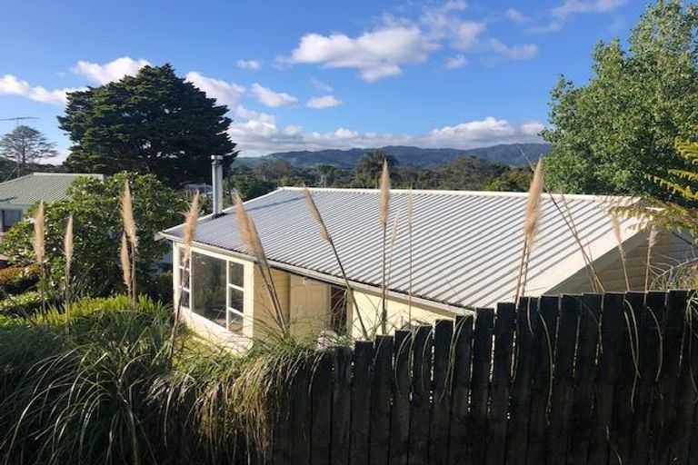 Photo of property in 65 Howard Road, Orere Point, Papakura, 2585
