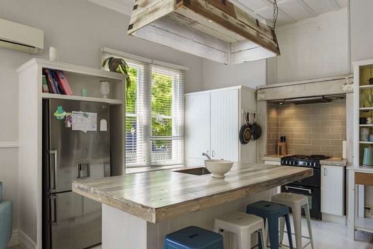 Photo of property in 1 Latham Street, Napier South, Napier, 4110