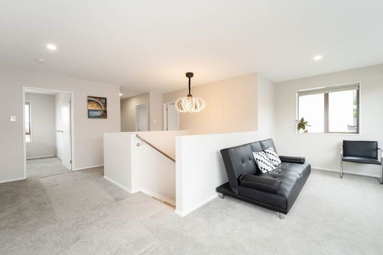 Photo of property in 6a St Catherine Crescent, West Harbour, Auckland, 0618