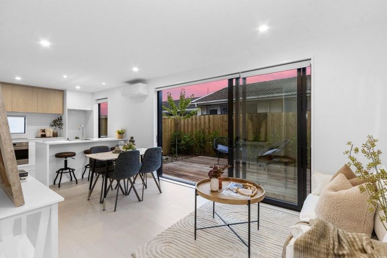 Photo of property in 2/49 Laurence Street, Waltham, Christchurch, 8011