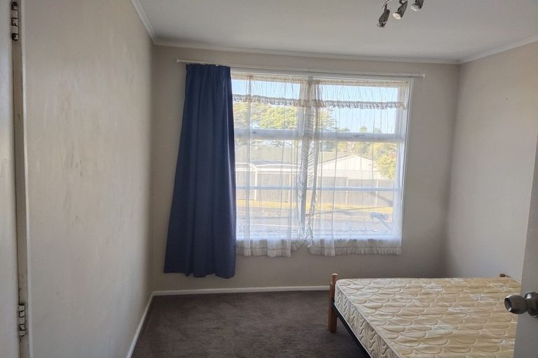 Photo of property in 79 Tirimoana Road, Te Atatu South, Auckland, 0602