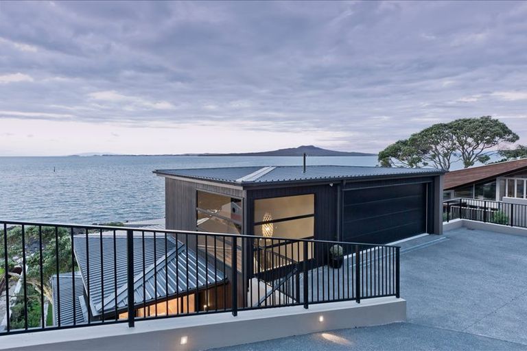 Photo of property in 33 Kitchener Road, Takapuna, Auckland, 0622