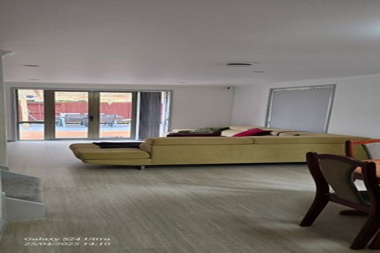 Photo of property in 20 Barnea Circle, Glen Eden, Auckland, 0602