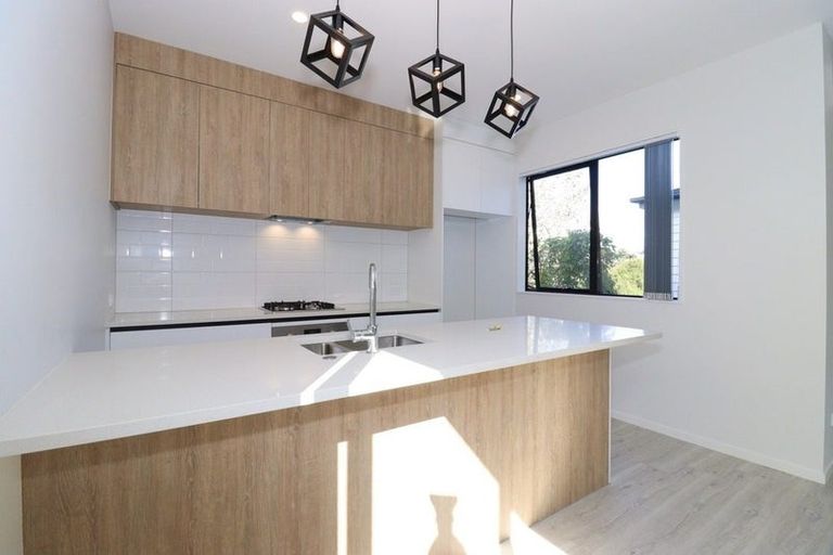 Photo of property in 127a Oreil Avenue, West Harbour, Auckland, 0618