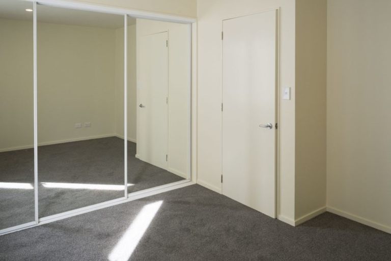 Photo of property in Pirie Street Townhouses, 18/35 Pirie Street, Mount Victoria, Wellington, 6011
