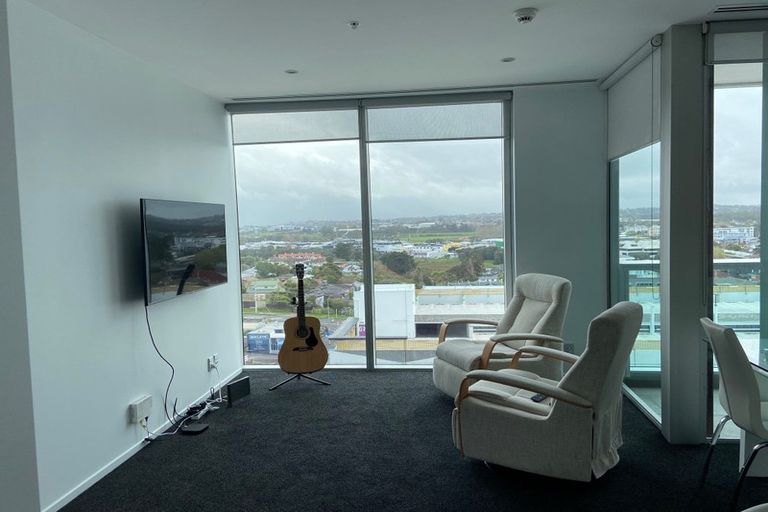 Photo of property in Sentinel Apartments, 905/3 Northcroft Street, Takapuna, Auckland, 0622