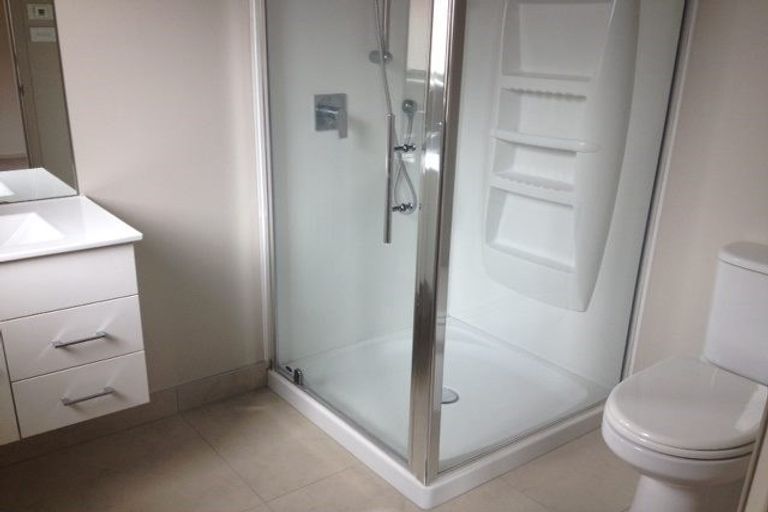 Photo of property in 32 Horizon View Road, Oteha, Auckland, 0632