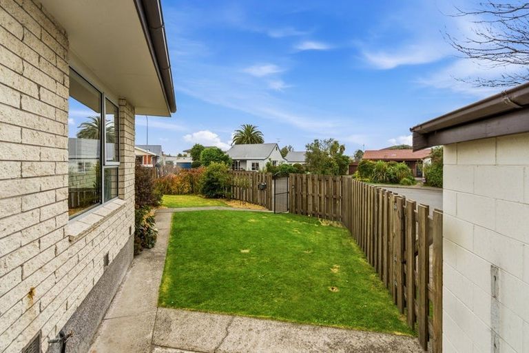 Photo of property in 2a Mallett Place, Halswell, Christchurch, 8025