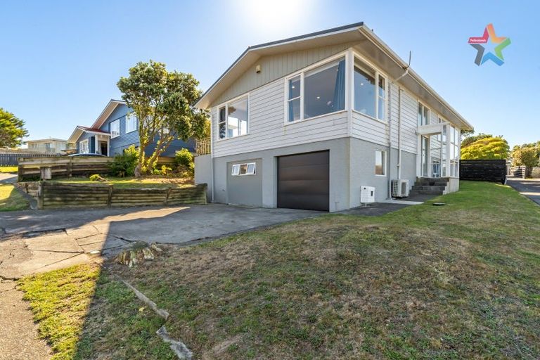 Photo of property in 258 Dowse Drive, Maungaraki, Lower Hutt, 5010
