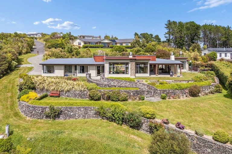 Photo of property in 58 Mt Marua Way, Timberlea, Upper Hutt, 5018
