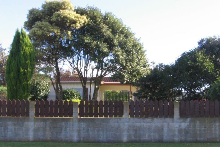 Photo of property in 57 Ngapaki Street, Waikanae Beach, Waikanae, 5036