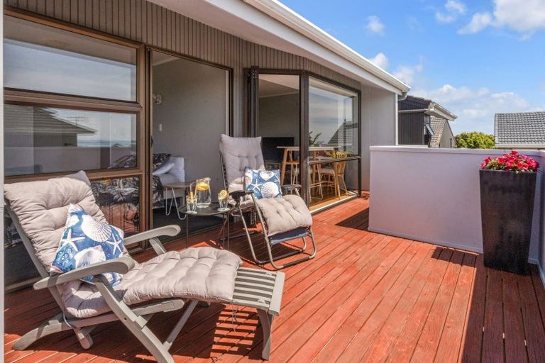 Photo of property in 1/180 Sandspit Road, Shelly Park, Auckland, 2014