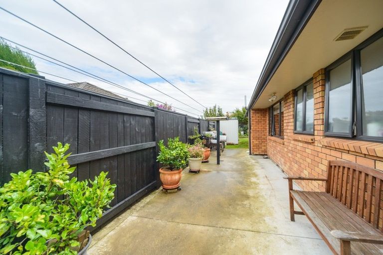 Photo of property in 14 Tennyson Avenue, Kelvin Grove, Palmerston North, 4414