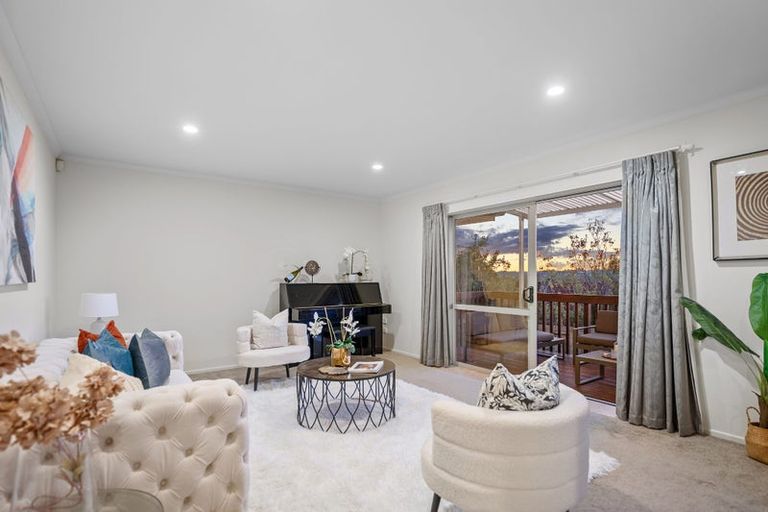 Photo of property in 45 Nimstedt Avenue, Oteha, Auckland, 0632