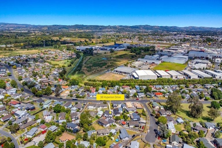 Photo of property in 38a Hyperion Drive, Randwick Park, Auckland, 2105