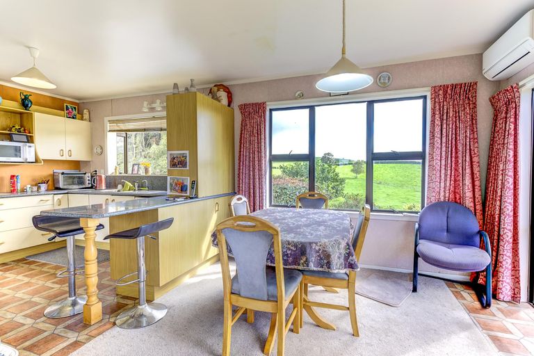 Photo of property in 294 Tuhikaramea Road, Temple View, Hamilton, 3290