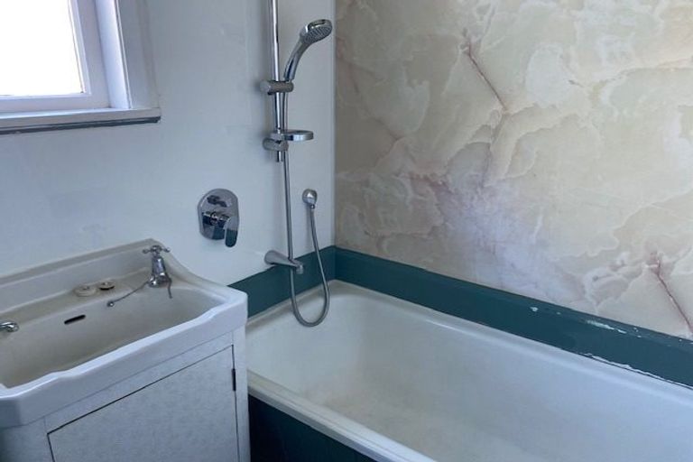 Photo of property in 9 Hulke Street, Foxton, 4814