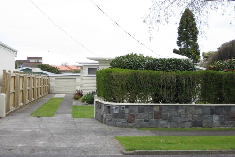 Photo of property in 29 Turakina Street, Merrilands, New Plymouth, 4312