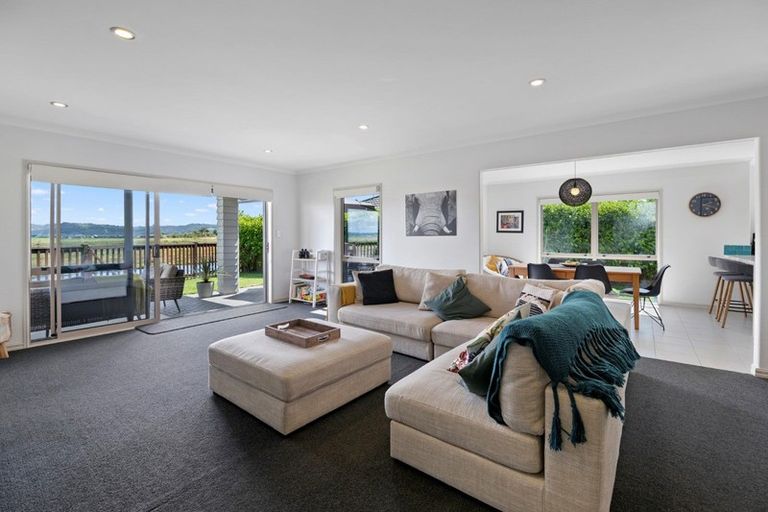 Photo of property in 40 Gibson Place, Papamoa Beach, Papamoa, 3118