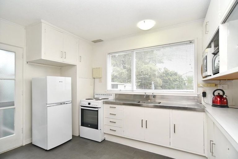 Photo of property in 2/381 Main North Road, Redwood, Christchurch, 8051
