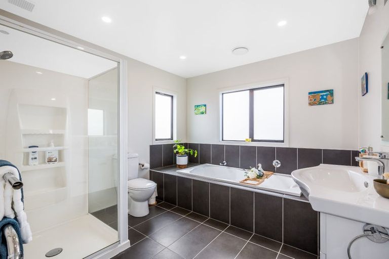 Photo of property in 84 Te Puia Drive, Aotea, Porirua, 5024