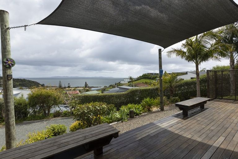 Photo of property in 9 Dudley Crescent, Cable Bay, 0420