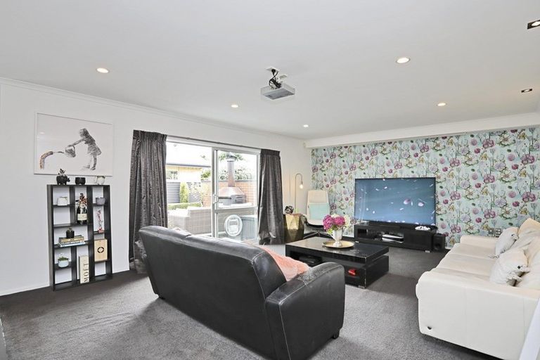 Photo of property in 16 Hoffman Court, Waikiwi, Invercargill, 9810