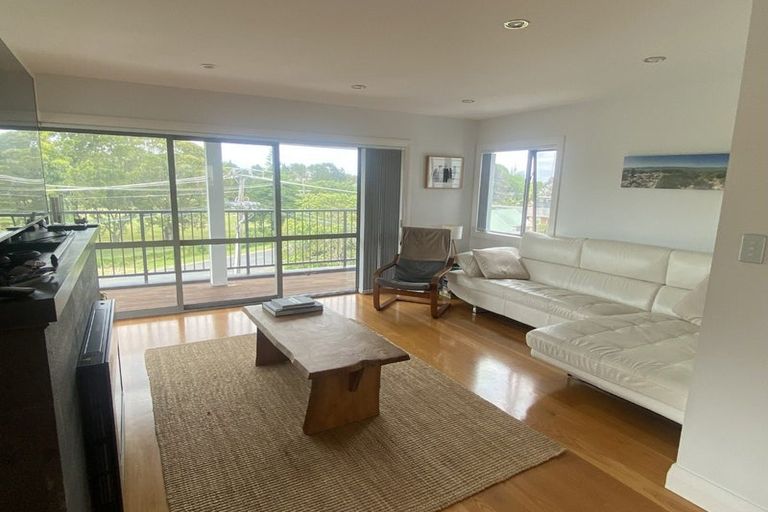 Photo of property in 17 Handley Avenue, Narrow Neck, Auckland, 0624