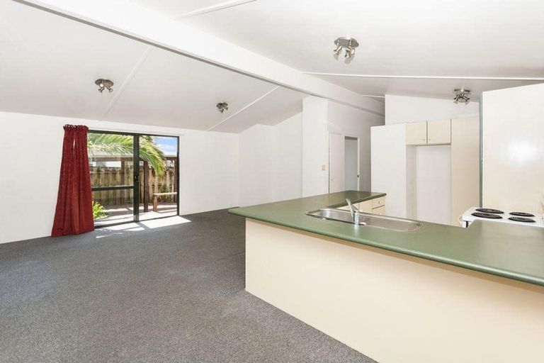 Photo of property in 23a Bedford Street, Te Atatu South, Auckland, 0610