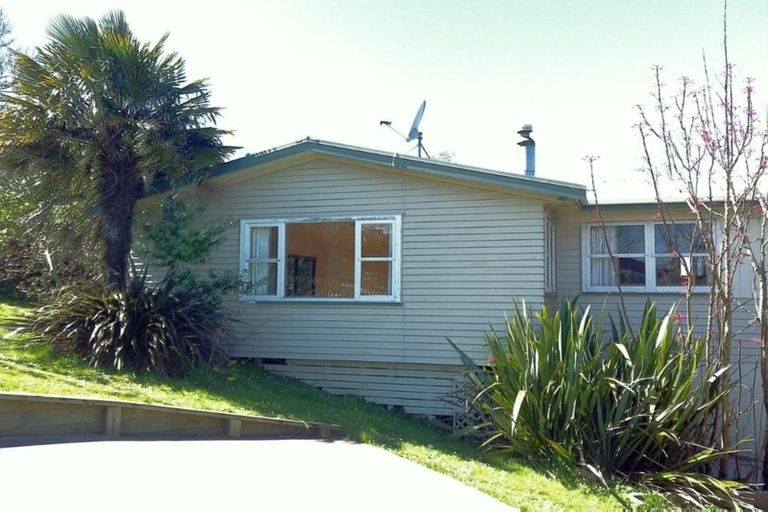Photo of property in 8 Oreil Avenue, West Harbour, Auckland, 0618