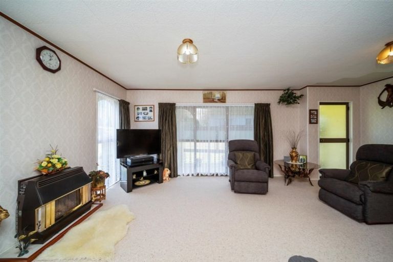 Photo of property in 5 Manuka Place, Hawera, 4610