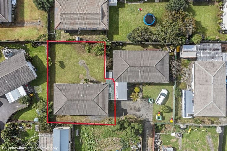 Photo of property in 1/12 Frobisher Way, Clendon Park, Auckland, 2103