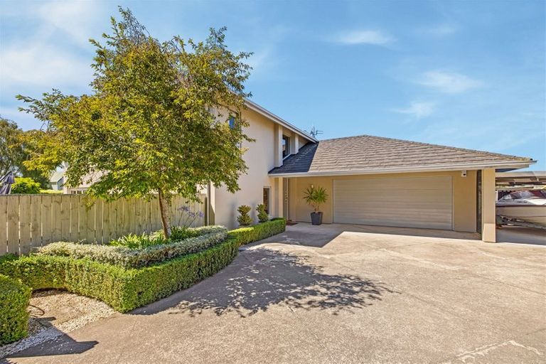 Photo of property in 296 Gardiners Road, Harewood, Christchurch, 8051