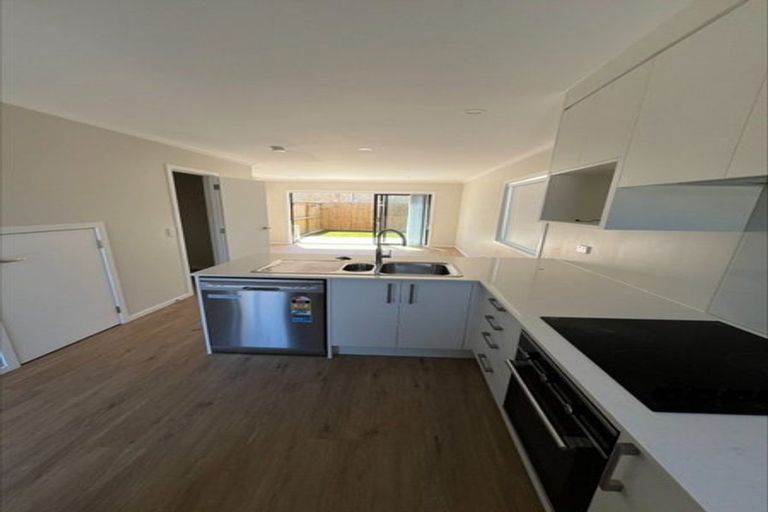 Photo of property in 33/125b Metcalfe Road, Ranui, Auckland, 0612