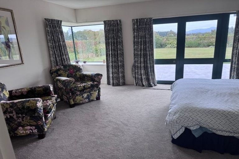 Photo of property in 132 Round Hill Road, Loburn, 7472