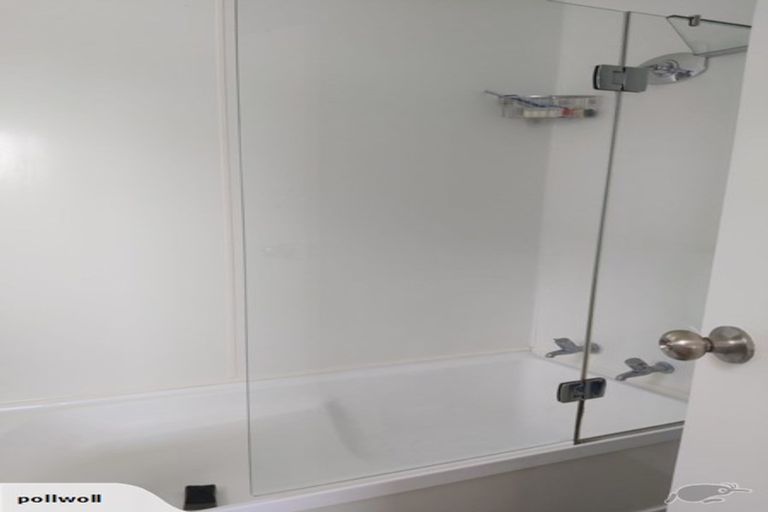 Photo of property in 2/12 Norna Crescent, Kelburn, Wellington, 6012