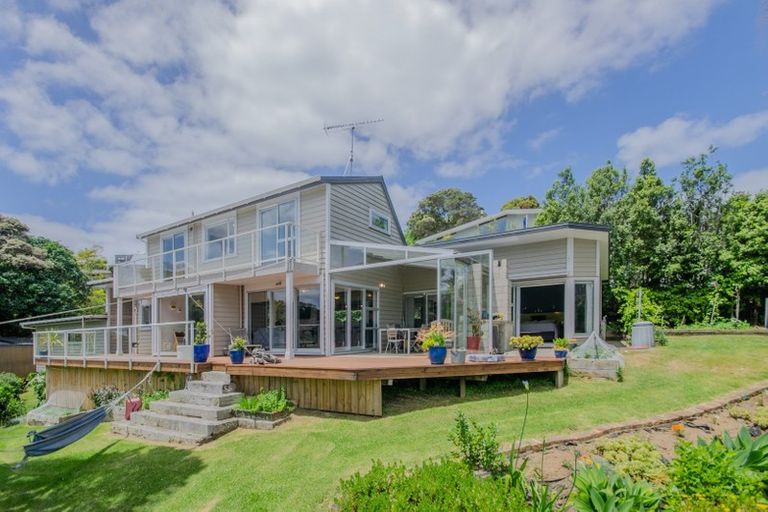 Photo of property in 24 Poplar Road, Stanmore Bay, Whangaparaoa, 0932