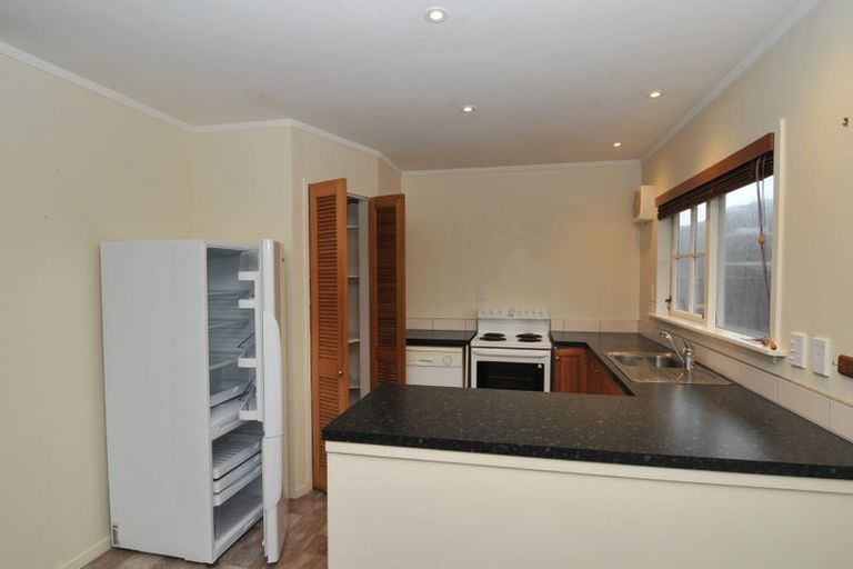 Photo of property in 165c Queens Drive, Lyall Bay, Wellington, 6022