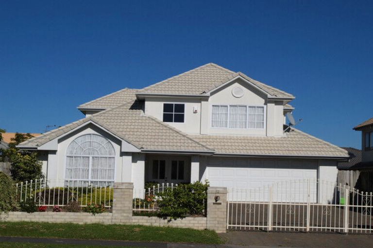 Photo of property in 82 Orangewood Drive, Northpark, Auckland, 2013