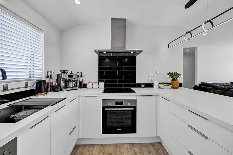 Photo of property in 2 Midsummer Avenue, Stratford, 4332