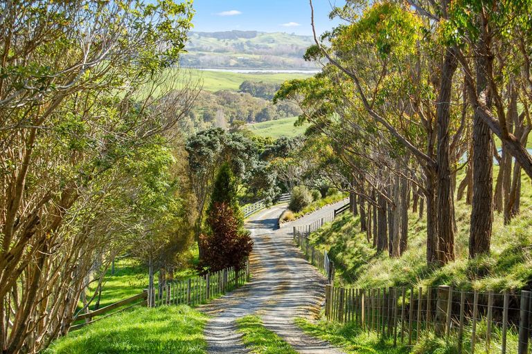 Photo of property in 598a Oneriri Road, Kaiwaka, 0573