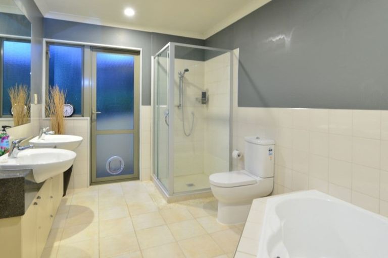 Photo of property in 41 The Ritz, Orewa, 0931