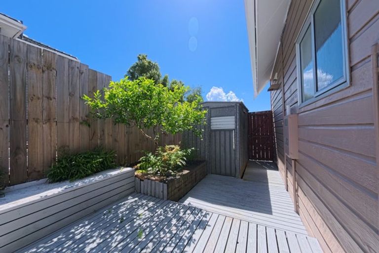Photo of property in 1/2 Palmer Avenue, Glen Eden, Auckland, 0602