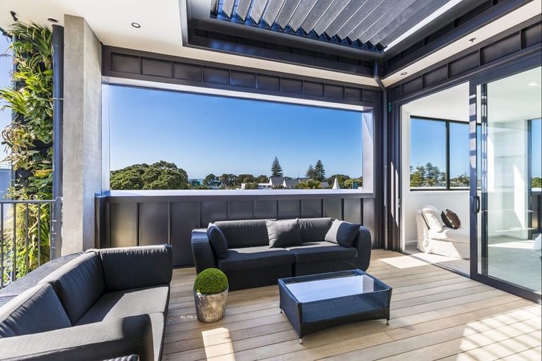 Photo of property in 5/14 Tamariki Avenue, Orewa, 0931