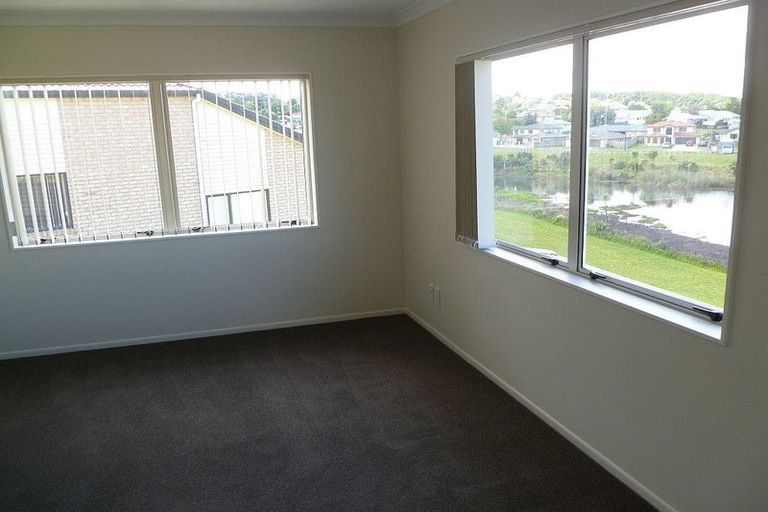 Photo of property in 24 Fairchild Avenue, Goodwood Heights, Auckland, 2105