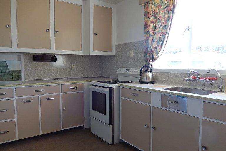 Photo of property in 8 Sandringham Street, Oamaru North, Oamaru, 9400