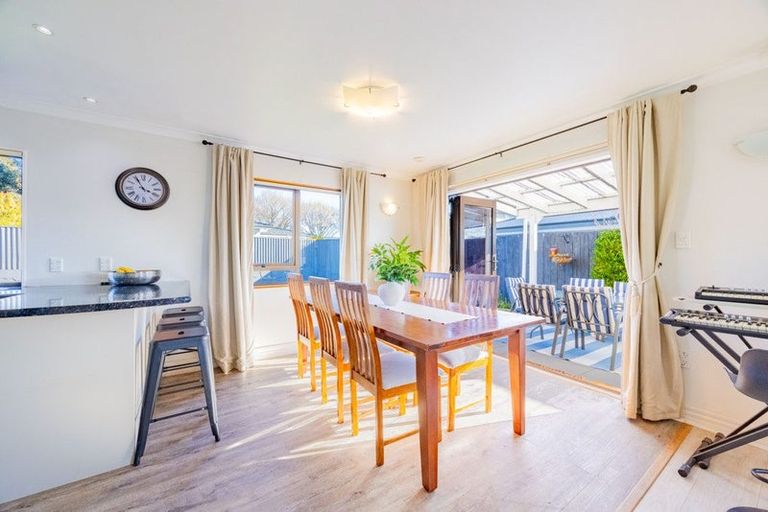 Photo of property in 49a Meeanee Road, Taradale, Napier, 4112