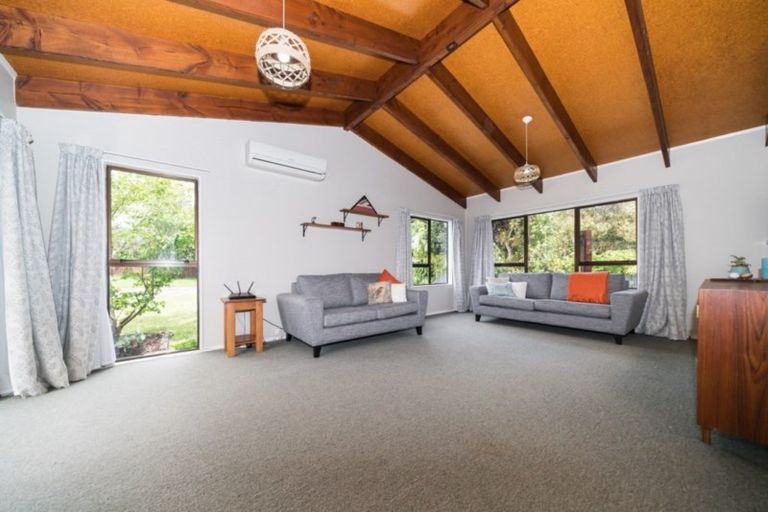 Photo of property in 33 Kowhai Street, Tokomaru, Palmerston North, 4474