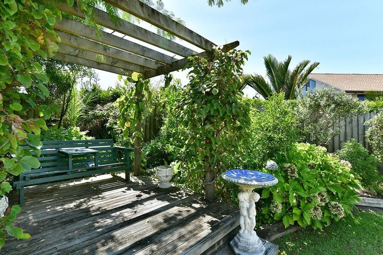 Photo of property in 93 Tauranga Place, Orewa, 0931