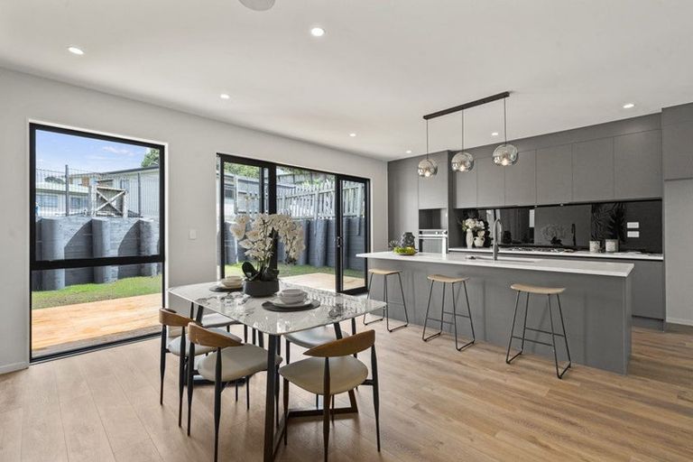 Photo of property in 3 Tawapou Close, Massey, Auckland, 0614